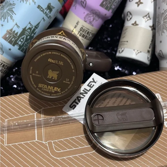 😃Back in stock!😃Stanley Luxury Brown Tumbler - Picture 3 of 6